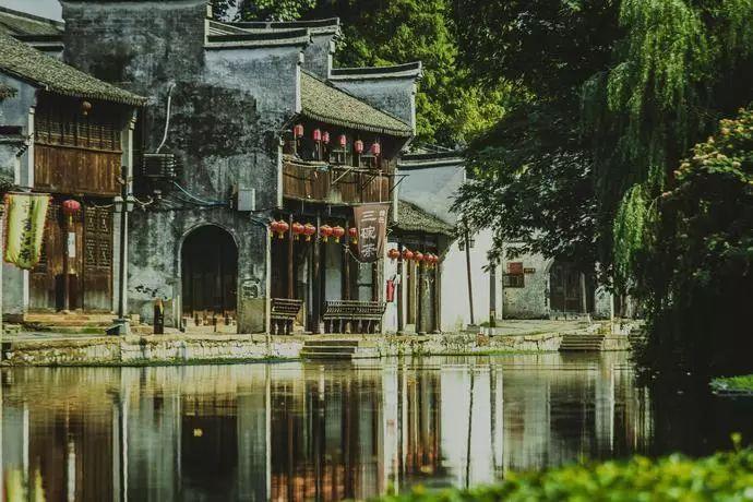 受大雾及路面结冰影响，甘肃多条高速公路临时管制